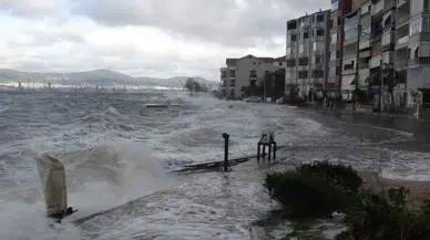Meteoroloji çok sayıda ilde sel ve fırtına uyarısı yaptı