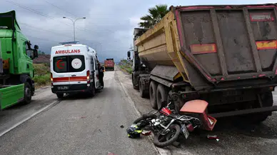 Hatay'da hafriyat kamyonuyla motosiklet çarpıştı, bir kişi yaralandı