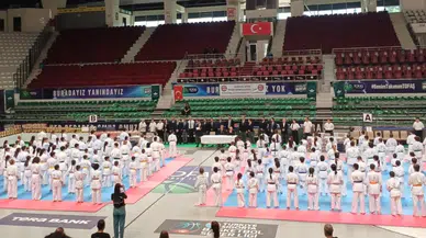 4 ülkeden 180 sporcu, Bursa’da Kyokushin Karate Kupası’nda buluştu