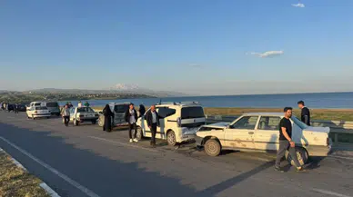 Bitlis'te düğün konvoyundaki 5 araç çarpıştı : Yaralılar var
