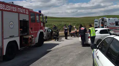 Çorum Alaca’da kavşakta iki otomobil çarpıştı : 1 kişi yaralandı