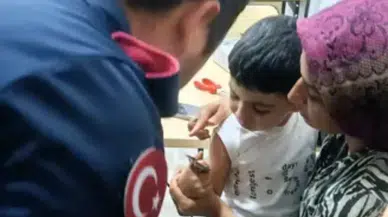 Osmaniye'de parmağı duş başlığına sıkışan 3 yaşındaki Talha'yı itfaiye kurtardı