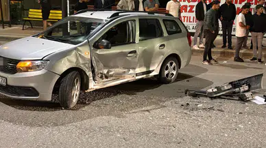 Sivas'ta zincirleme kazada 5 kişi yaralandı