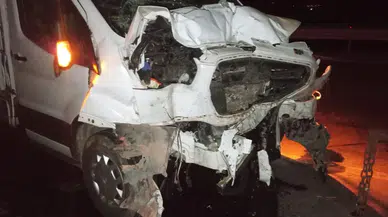 Bitlis'te iki otomobil çarpıştı : Kazada 3 kişi yaralandı