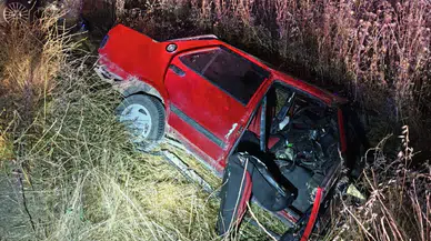 Mardin'de iki otomobil çarpıştı : 1 kişi öldü, 4 kişi yaralandı