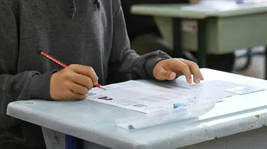 Şişli'de LGS heyecanı : Yanlış okula gelen öğrenci son anda sınava yetişti