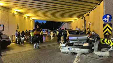 Bakırköy'de otomobil ile ticari araç çarpıştı : 5 yaralı