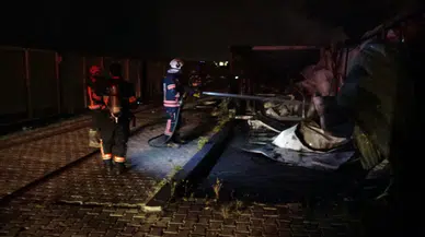 Malatya'da yangın : Konteynerler kullanılamaz halde