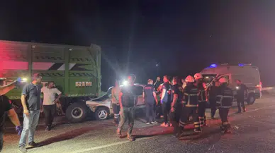 Adıyaman'da otomobil ile traktör çarpıştı : 1 ölü, 1 yaralı