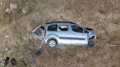 Kırıkkale'de takla atan araç hurdaya döndü : Sürücü, eşi ve çocuğu yaralandı