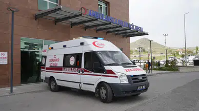Niğde'de kaza : Otomobil ile kamyonet çarpıştı, 7 kişi yaralandı