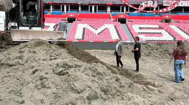 Samsun 19 Mayıs Stadı'nın zemini yeni sezon için hazırlanıyor