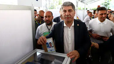 Fenerbahçe'de seçim sürüyor : Hakan Safi oyunu kullandı
