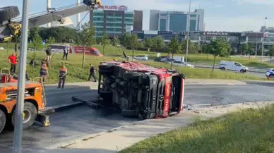 Bağcılar'da itfaiye aracı devrildi : 3 yaralı