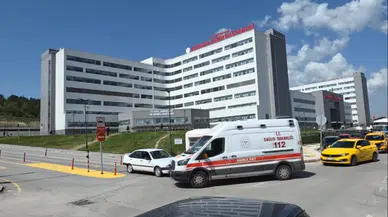 Kütahya'da 21 öğrenci ve 4 veli, zehirlenme şüphesiyle hastaneye başvurdu