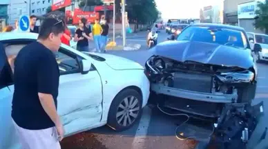 Ümraniye Dudullu'da kırmızı ışıkta geçen araç kazaya sebep oldu