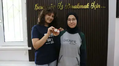 MEB Robot Yarışması'nda 3'üncü olan öğrencilere gram altın ödülü