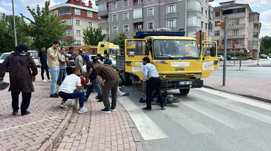 Konya'da kamyonet elektrikli bisiklete çarptı : 3'ü çocuk 4 yaralı