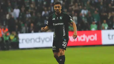 Kocaelispor'da kaptan Ahmet Oğuz kulüpten ayrıldığını duyurdu