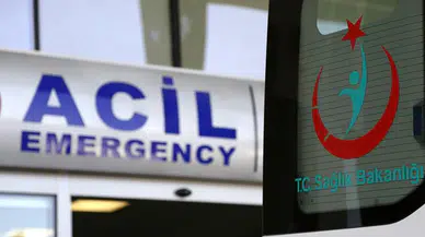 Uşak'ta iki otomobil çarpıştı : 1'i bebek 5 kişi yaralandı