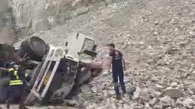 Erzurum'da tırın freni patladı, yola atlayan sürücü hayatını kaybetti