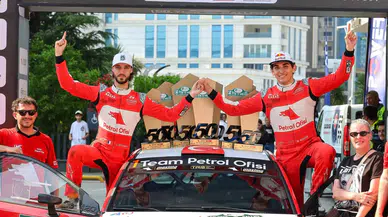 Bursa Rallisi'nde zafer Kerem Kazaz'ın