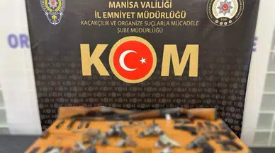 Manisa'da silah kaçakçılarına operasyon : Çok sayıda tabanca ele geçirildi