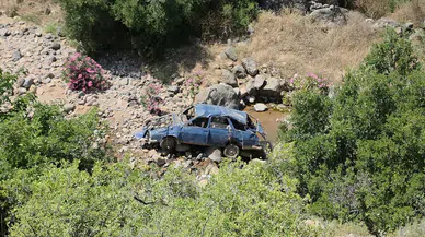 Hatay'da kaza : Otomobil uçurumdan yuvarlandı
