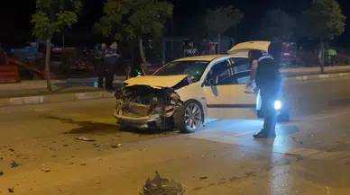 Çorum'da kaza : Sürücü otomobilini bırakıp kaçtı