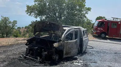 Manisa'da seyir halindeki kamyonette yangın