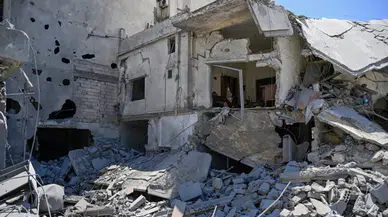 İsrail, Lübnan'da hastane yakınını bombaladı : Çok sayıda ölü ve yaralı var