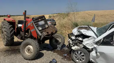 Edirne'de traktör ve otomobil çarpıştı, 2 kişi yaralandı