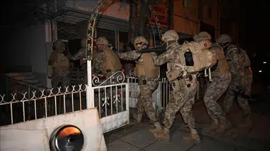 Interpol’ün aradığı şüpheli Bodrum’da yakalandı ! Üzerinden yüklü miktarda para çıktı