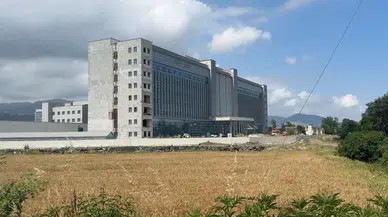 Samsun'da hastane inşaatında iş kazası : 18 metre yükseklikten düşen işçi yaralandı