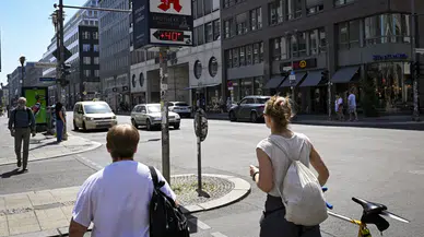 Almanya'da aşırı sıcak alarmı : Termometreler 42 dereceyi gördü
