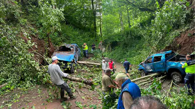 Rize'de kamyonet uçuruma yuvarlandı : Karı - koca hayatını kaybetti