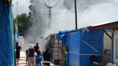 Hatay İskenderun'da konteyner kentte yangın çıktı