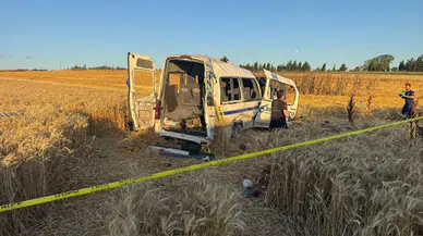 Silivri'de minibüs tarlaya uçtu : 2 ölü, 10 yaralı