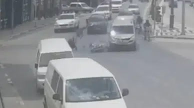 Karaman'da hafif ticari araç ile motosiklet çarpıştı : 2 kişi yaralandı