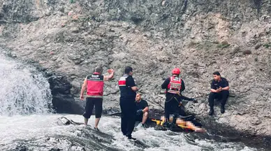 Sakarya'da dereye giren 20 yaşındaki genç boğularak can verdi