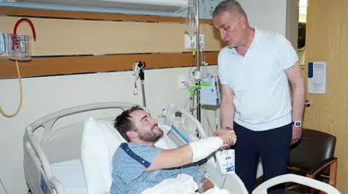 TFF Başkanı Hacıosmanoğlu yaralanan polis memurunu ziyaret etti