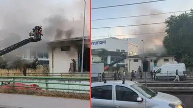 Gaziosmanpaşa'da elektrik trafosunda yangın çıktı : Tramvay seferleri durdu