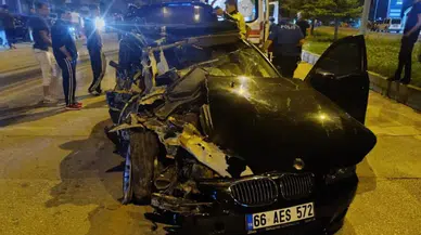 Yozgat'ta otomobil ile minibüs çarpıştı : 2 yaralı