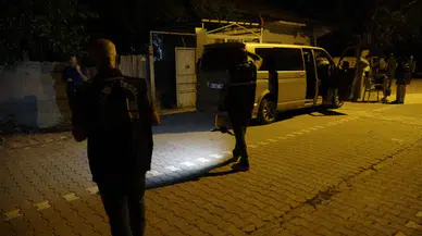 Malatya'da bir kişi iki oğluyla gittiği ev baskınında bıçaklandı