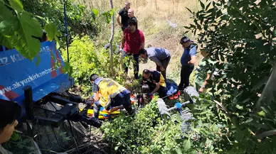Malatya'da çapa motoru dere yatağına devrildi : 3 yaralı