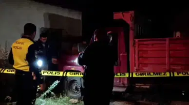 Erzurum’da park halindeki kamyonet hareket etti : 5 yaşındaki araç ile ev arasında sıkıştı