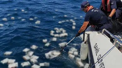 Antalya Gazipaşa açıklarında kaçak tütün ele geçirildi