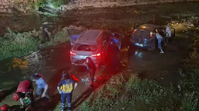 Bursa'da zincirleme kaza : 2 araç dereye uçtu, 6 yaralı