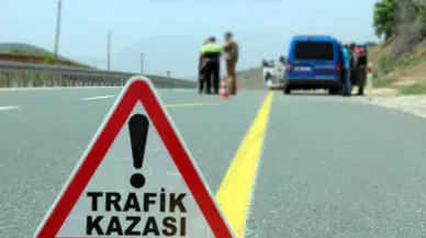 Afyonkarahisar’da otomobil patpatla çarpıştı : 2’si çocuk 5 kişi yaralandı