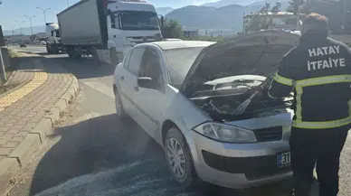 Hatay Hassa'da otomobil yangını